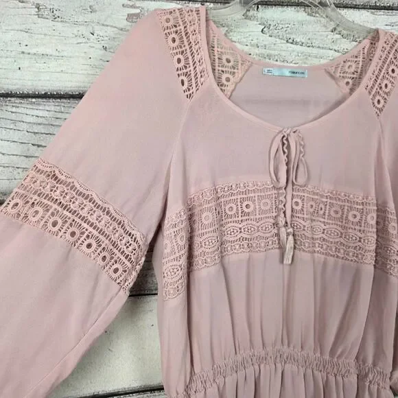 Maurices Womens Blush Lace Peplum Blouse L - Picture 2 of 7